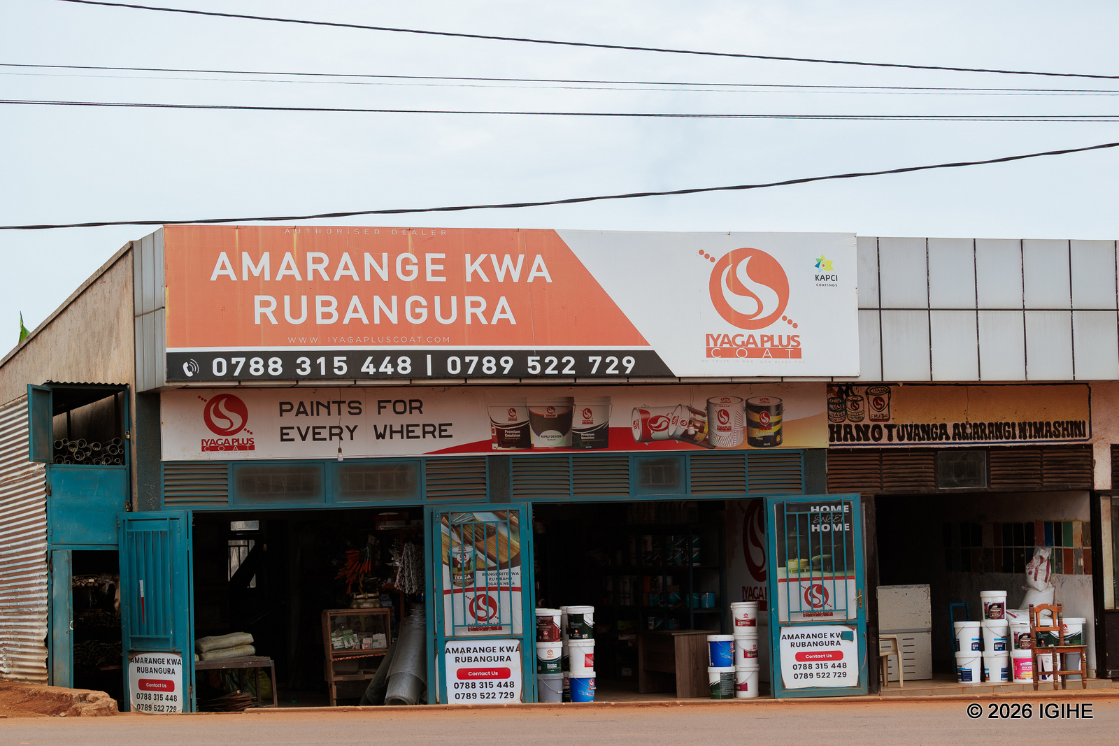 Ahari ibikorwa byo kubaka ntihatana n'amaduka acuruza ibikoresho by'ubwubatsi