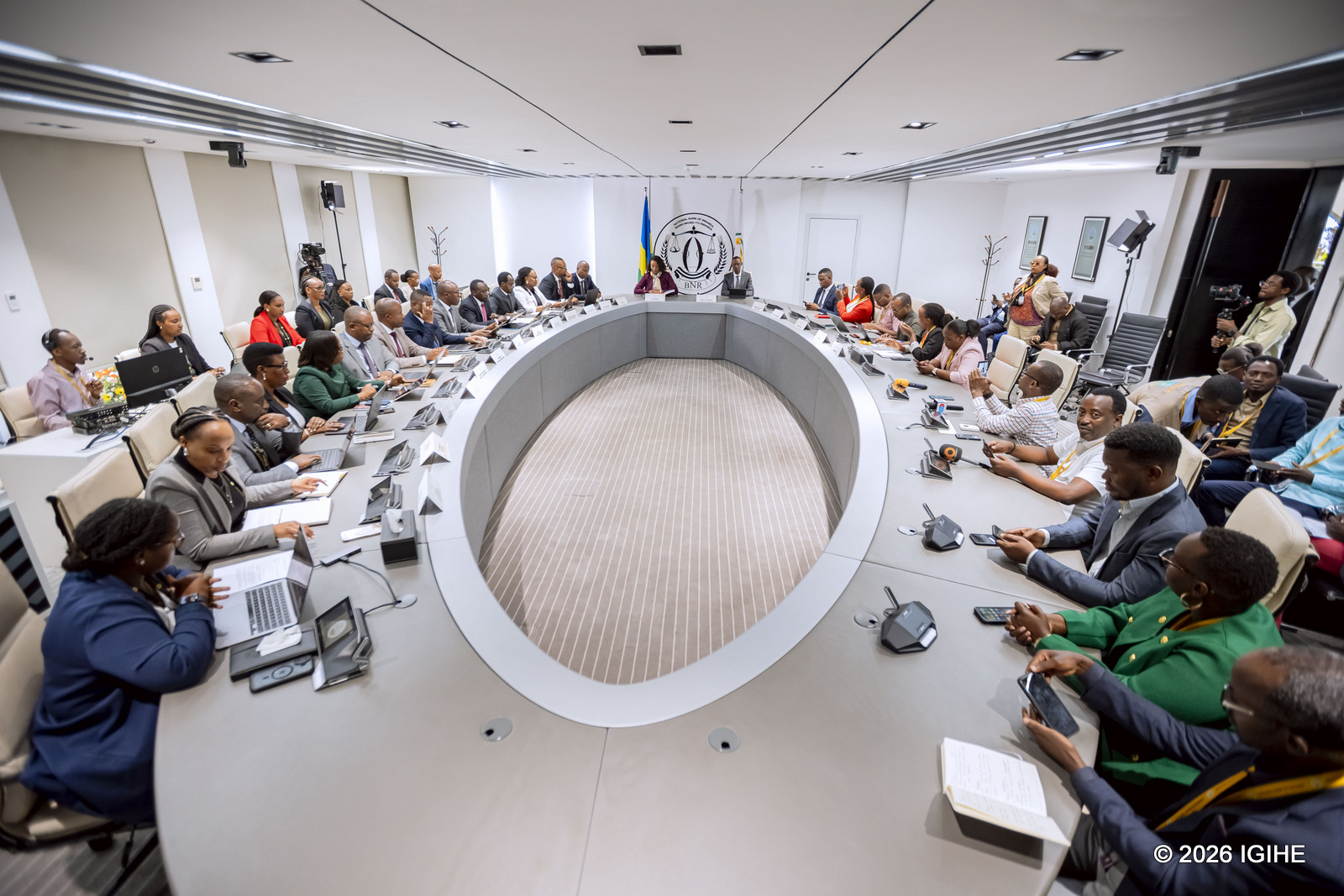 BNR isobanura ko ubukungu bw'u Rwanda bukomeje kwihagararaho kuko bwazamutse ku kigero cya 9,4% mu 2025, mu gihe igikomatanyo cy'ibipimo by'ubukungu biboneka ku buryo bwihuse cyagaragaje izamuka rya 16.5 ku ijana mu gihembwe cya mbere cy'umwaka 2026