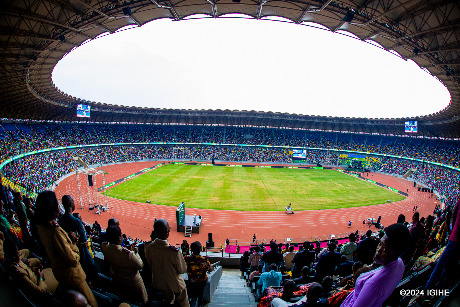 Iyi gahunda yitabiriwe n'abantu batabiri bake, kuko Stade Amahoro yendaga kuzura