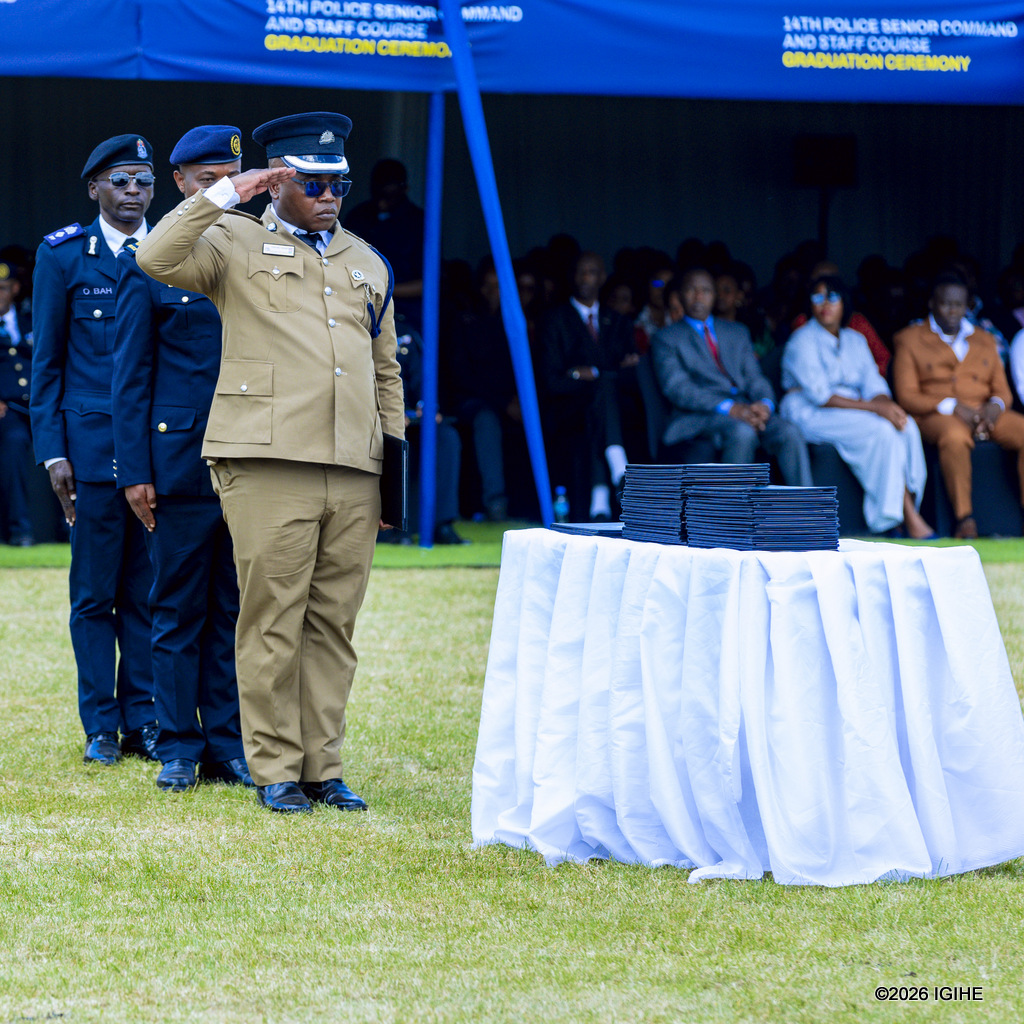 Abarangije amasomo batahanye impamyabumenyi ebyiri; imwe ya Advanced Diploma mu miyoborere itangwa na ALU na Masters mu bijyanye n'umutekano ya Kaminuza y'u Rwanda