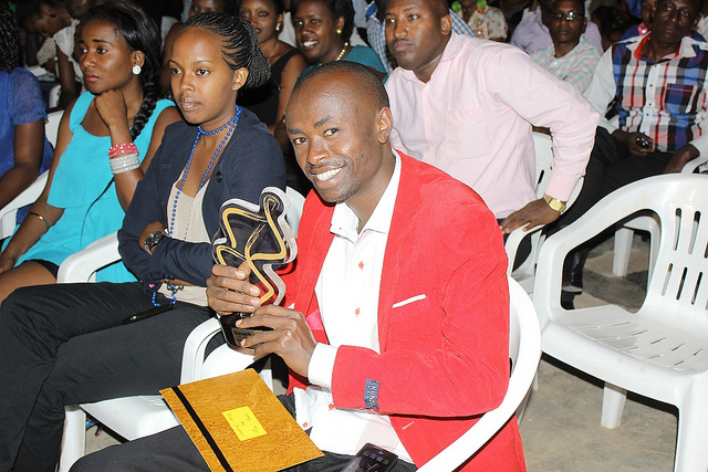 Bizimana agaragaza igihembo yahawe