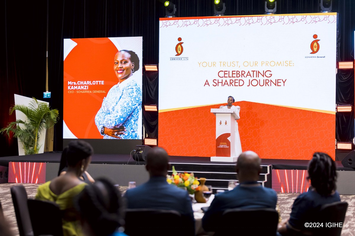 Umuyobozi Mukuru wa SONARWA General Insurance, Charlotte Kamanzi yerekanye ko mu kigo ayoboye ubu barangamiye ikoranabuhanga mu mirimo yose kugira ngo bafashe Abanyarwanda gushinganisha ibyabo byoroshye