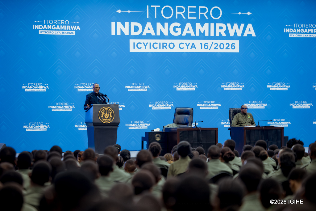 Perezida Kagame yabwiye urubyiruko kwirinda ubusinzi