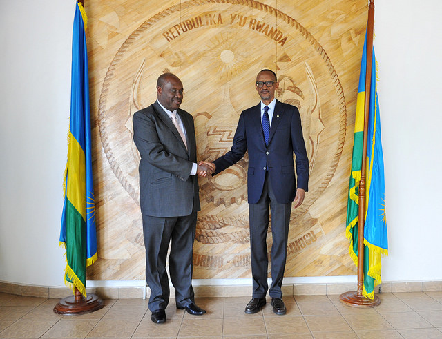 Amb. Sinkazi asezera kuri Perezida Kagame