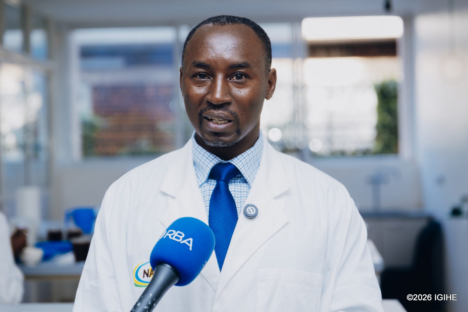 Umuyobozi w’Ishami rishinzwe serivisi z’ibyoherezwa mu mahanga muri NAEB, Munyaneza Jean Marie Vianney yavuze ko gusuzuma ubuziranenge n'ubwiza bikorerwa muri Laboratwari yihariye