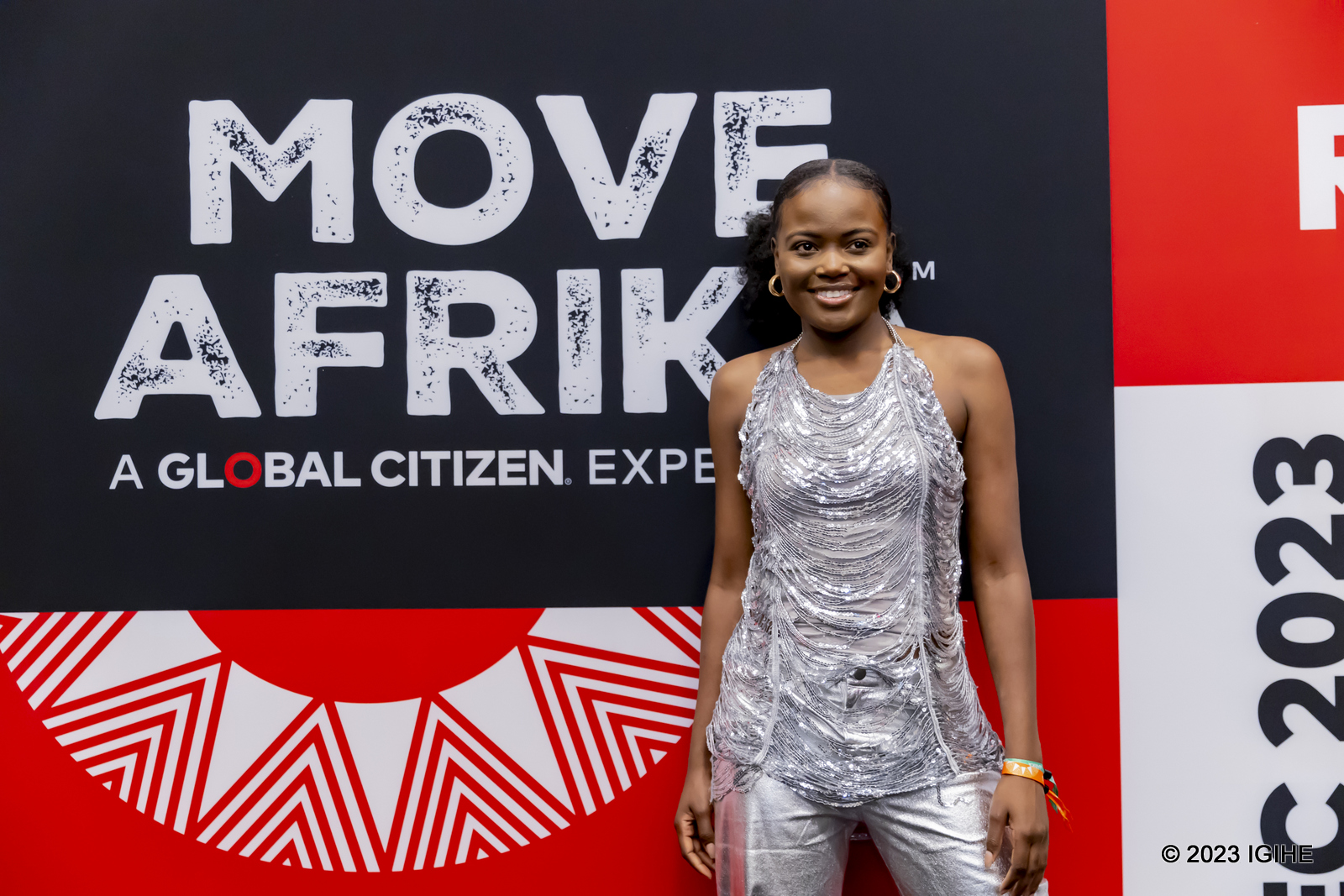 Sherrie Silver yari yabukereye ku itapi itukura