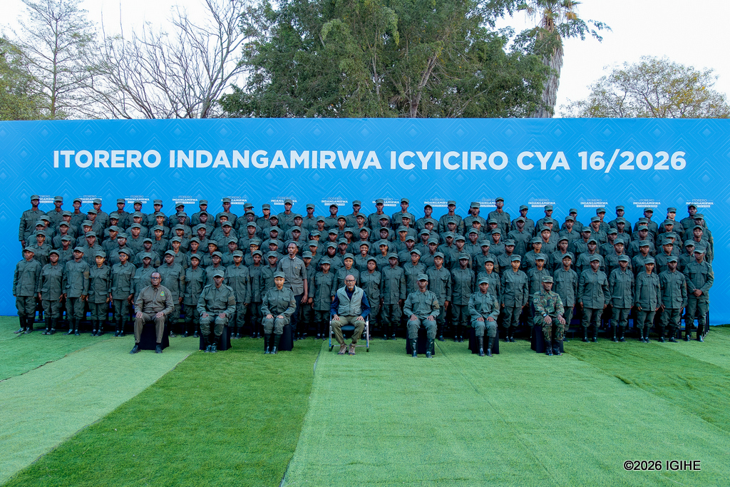 Perezida Kagame yaganirije urubyiruko rwitabiriye Itorero Indangamirwa icyiciro cya 16