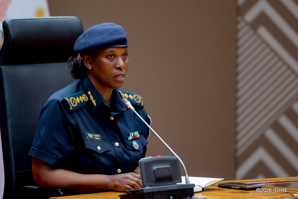 Umuyobozi Mukuru Wungirije wa Polisi y’Igihugu ushinzwe Ubutegetsi n'Abakozi, DCG Jeanne Chantal Ujeneza, yasangije abitabiriye inama nyunguranabitekerezo ubuhamya bwe