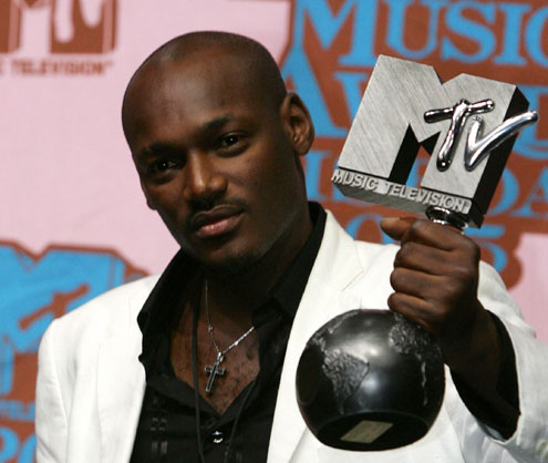 Umuhanzi 2Face Idibia, icyitegererezo kuri Social Mula