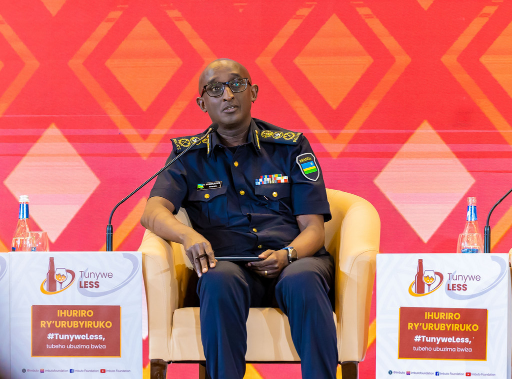 Umuyobozi Mukuru wa Polisi y’Igihugu, CG Felix Namuhoranye, yavuze ko ubuyobozi bwifuza Umunyarwanda utekanye, utari umusinzi