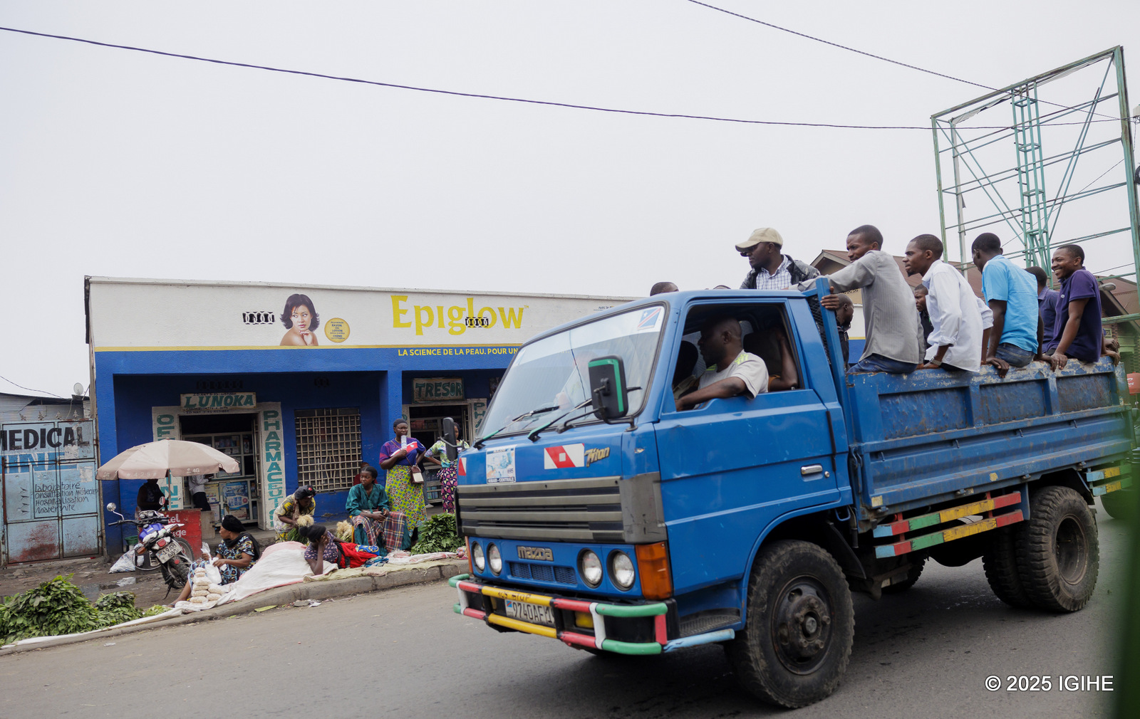 Imodoka zikoreshwa mu bwikorezi bw'ibintu runaka, zifashishwa no kugeza abakozi bamwe na bamwe ku kazi