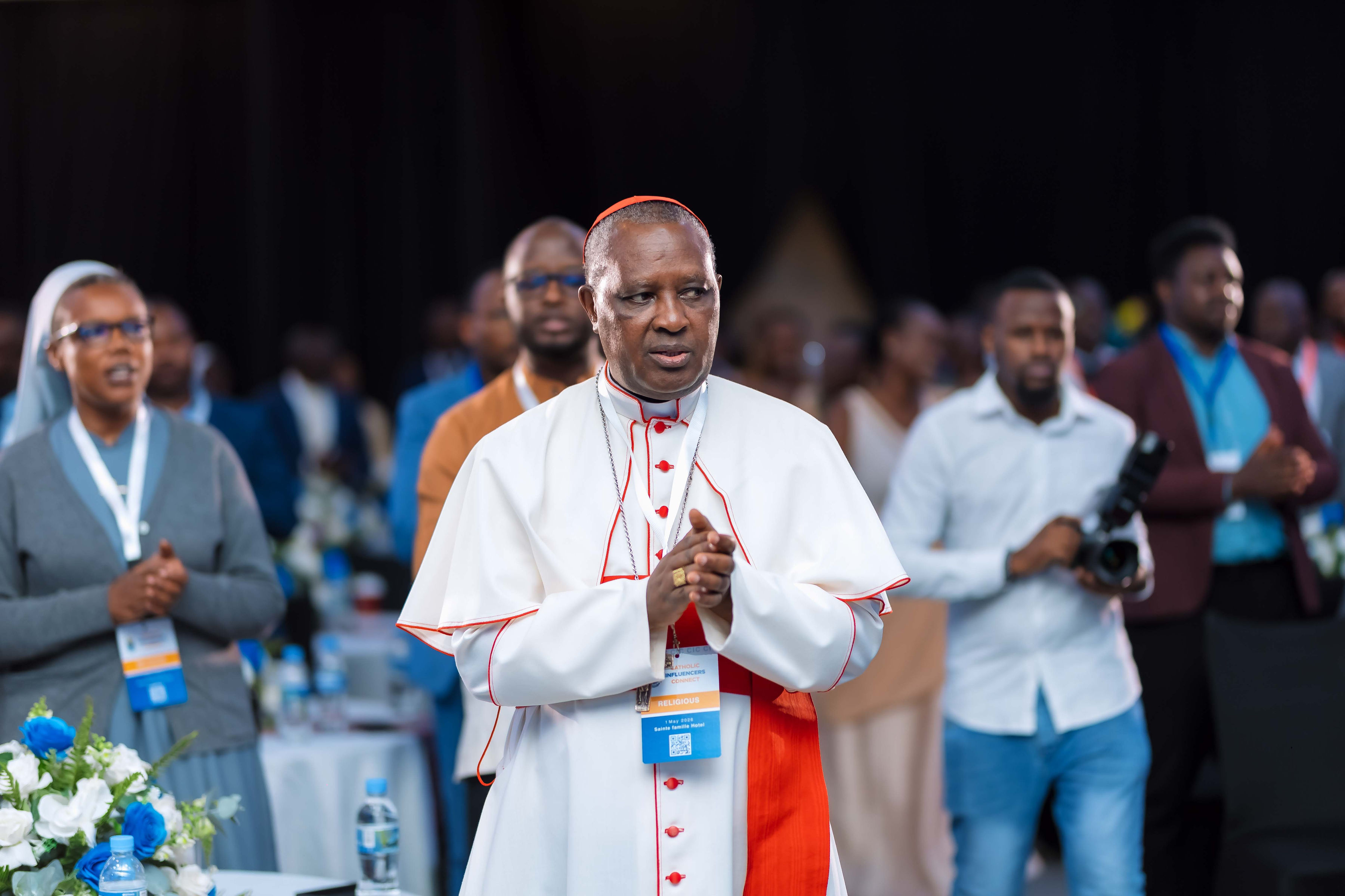 Cardinal Kambanda yashimiye abakoresha imbuga nkoranyambaga batangije urugendo rwo kuziganishaho kiliziya