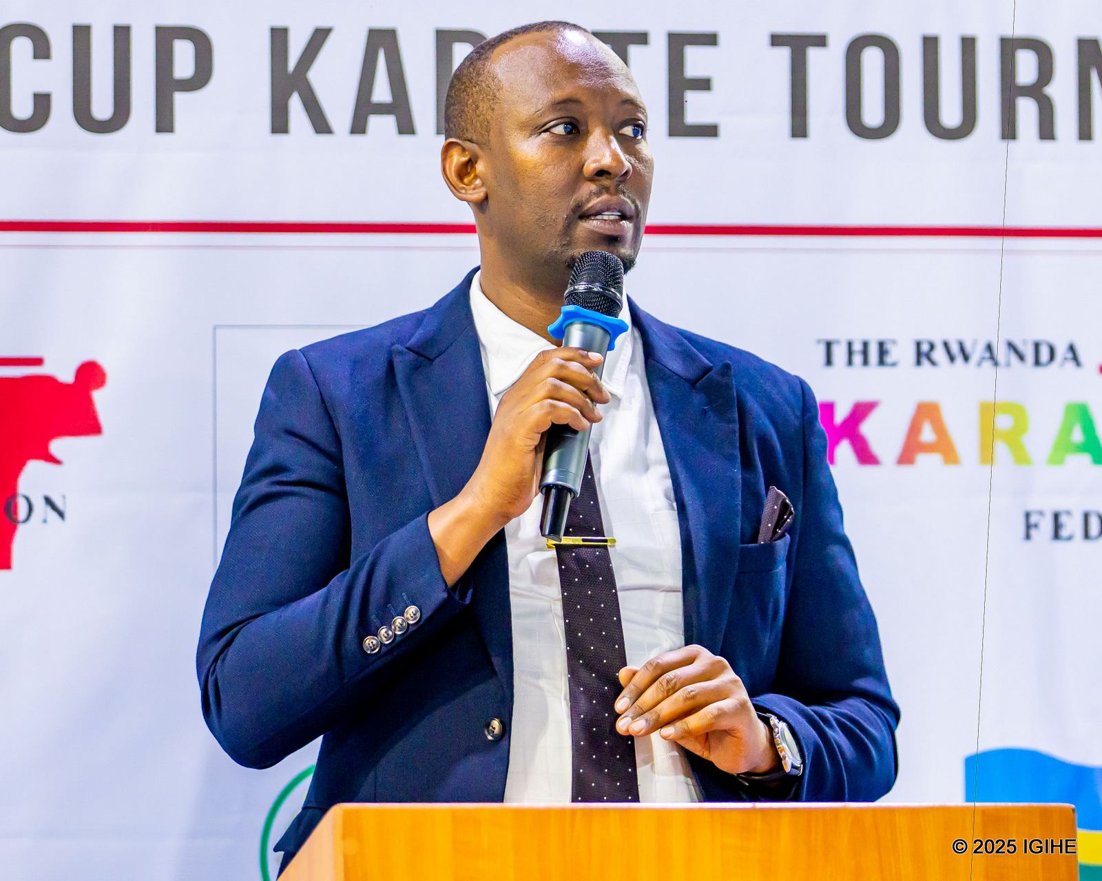 Perezida wa FERWAKA, Niyongabo Damien, yavuze ko bafitiye umwenda abatera inkunga