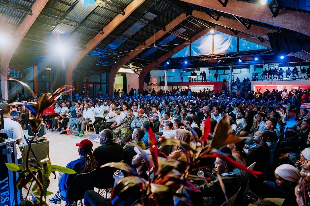 Ibitaramo byimuwe Mundi Center hari hasigaye huzura abantu bakabura aho bicara