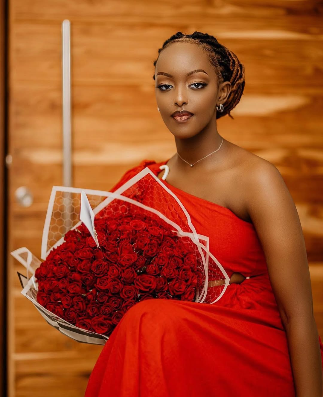 Uwicyeza Pamella yasizwe  n'inzu ya Face Up Beauty Studio
