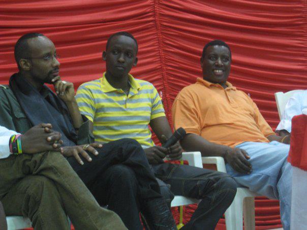 Uhereye i bumoso ni Dady de Maximo, Medy n'intumwa Gitwaza