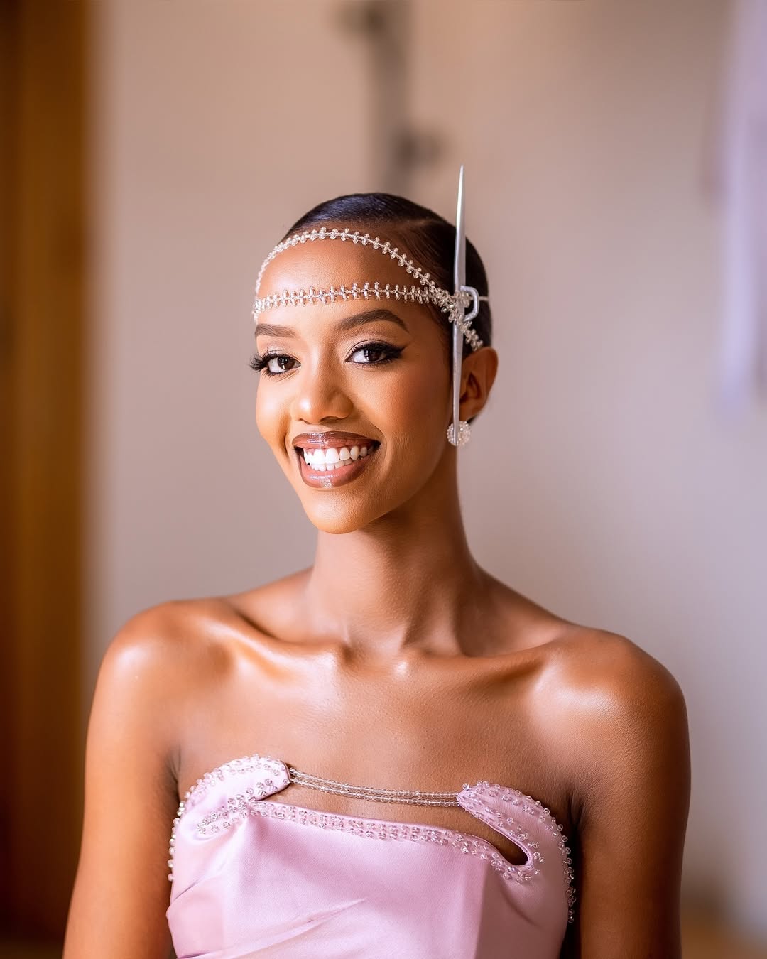 Umucyo yaserukanye mu bukwe bwe, Miss Iradukunda Elsa yawukesheje  Souvorov Beauty