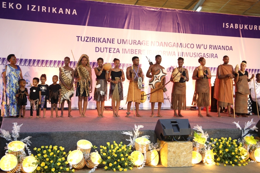 Hagaragajwe uburyo imyambarire yagiye ihinduka mu mateka y'u Rwanda