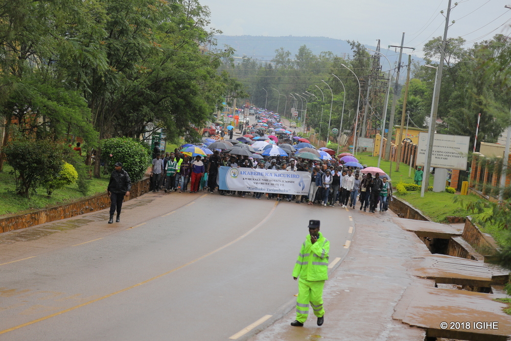 Abitabiriye urugendo basobanuriwe ko muri iyi nzira bamwe bahakubitirwaga bikomeye, abandi bakahicirwa kugeza ubwo bagejejwe ku musozi wa Nyanza aho biciwe urw'agashinyaguro