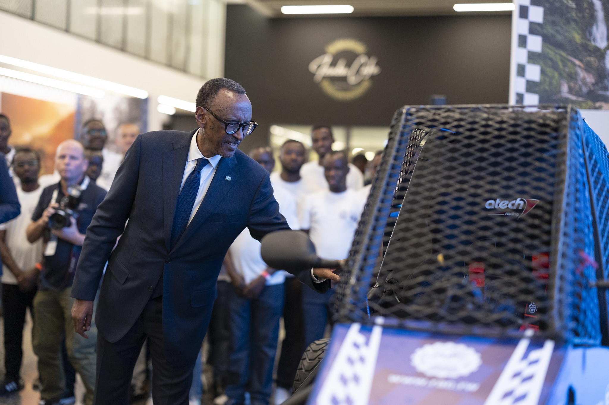 Ku wa 12 Ukuboza 2024, Perezida Kagame yitabiriye umusangiro w’abari bitabiriye Inama y’Ishyirahamwe Mpuzamahanga yo gusiganwa ku modoka, FIA