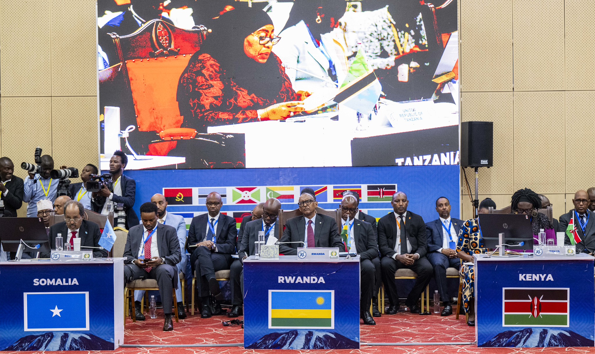Perezida Kagame ku wa 8 Gashyantare yari i Dar es Salaam aho yari yitabiriye inama ya EAC na SADC