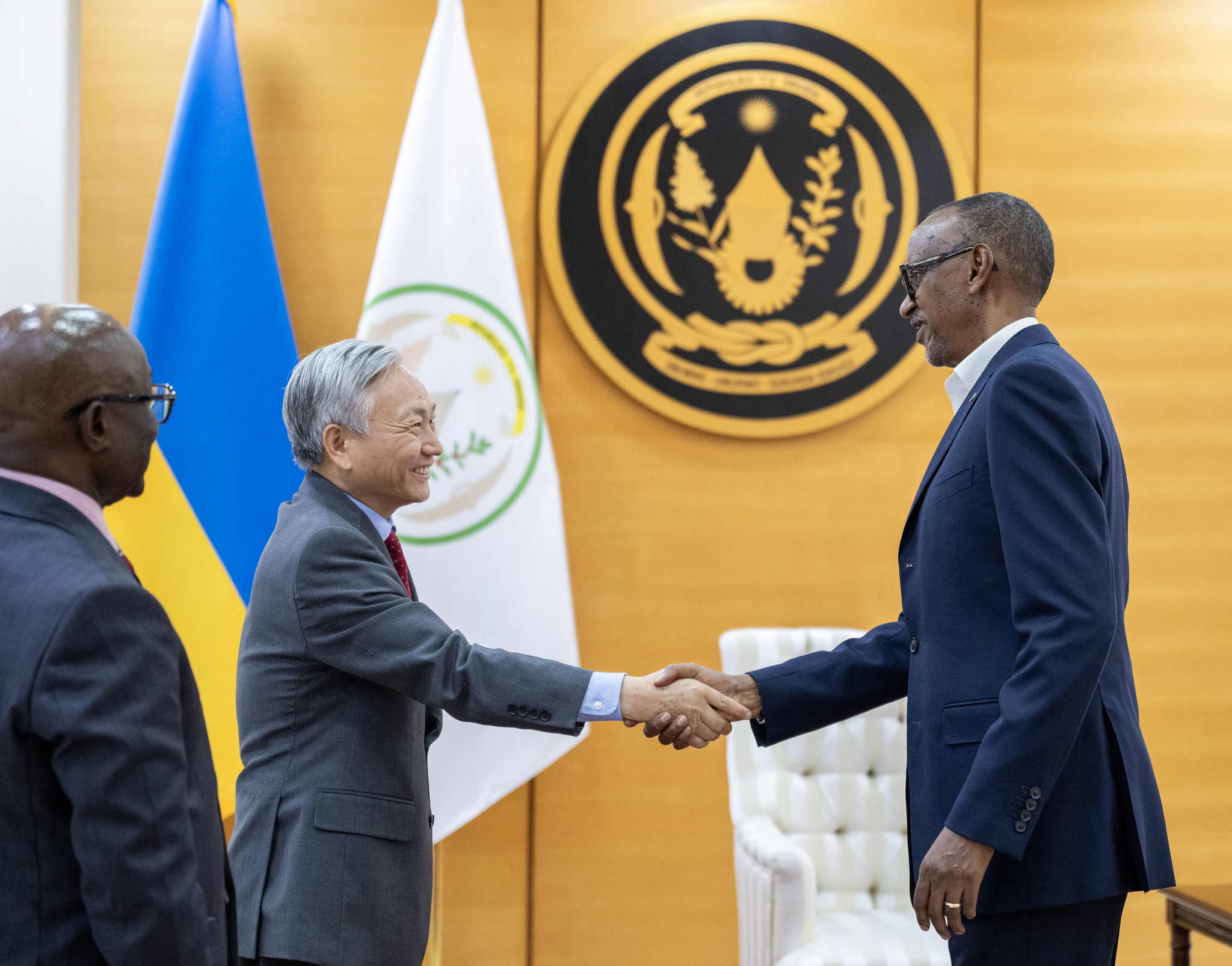 Ku wa 10 Werurwe 2025, Perezida Kagame yakiriye Umuyobozi wa Banki y’Isi mu Rwanda, Kenya, Somalia na Uganda, Qimiao Fan
