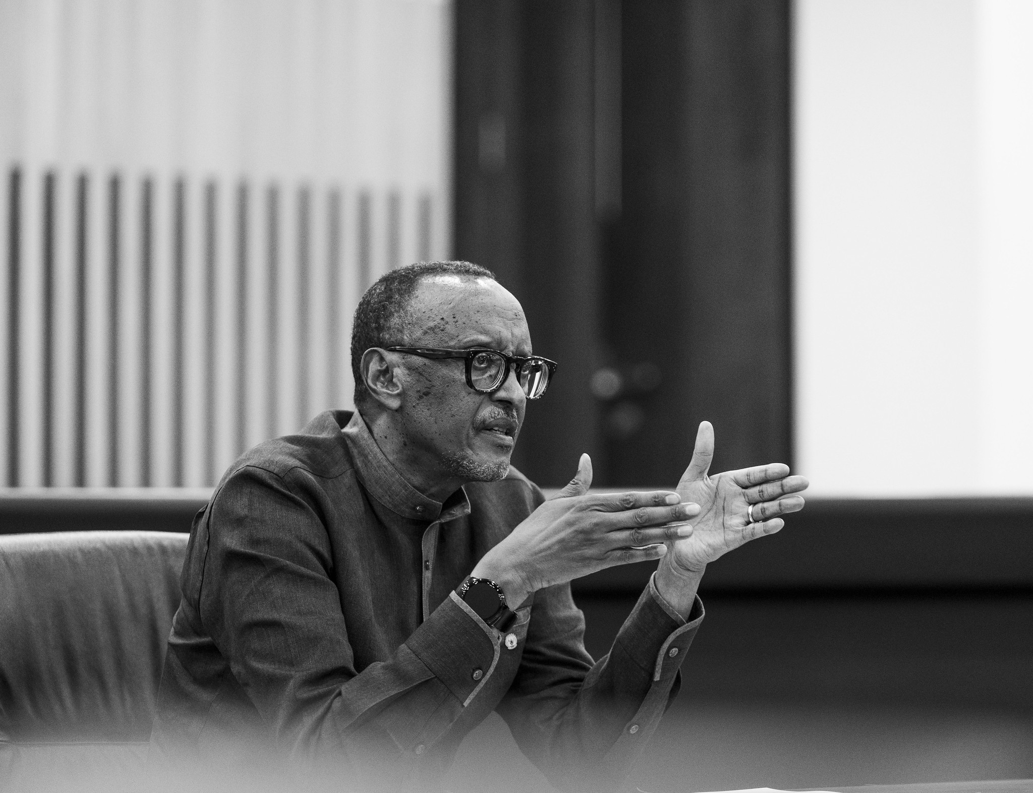 Perezida Kagame ku wa 24 Werurwe yitabiriye inama y’abakuru b’ibihugu bya EAC na SADC yabaye hifashishijwe ikoranabuhanga