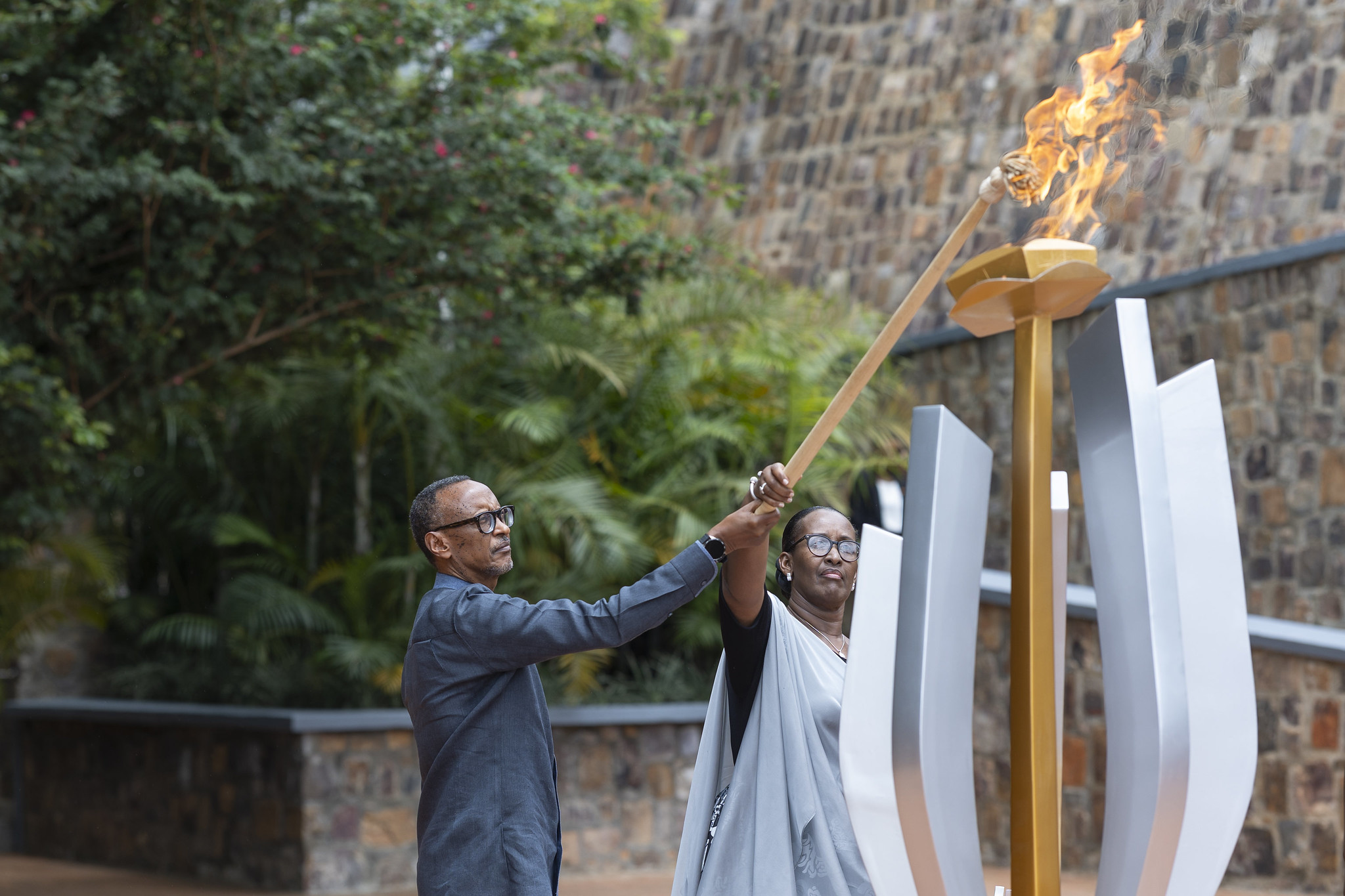 Perezida Kagame ku wa 7 Mata ari kumwe na Madamu Jeannette Kagame batangije icyumweru cyo kwibuka ku nshuro ya 31