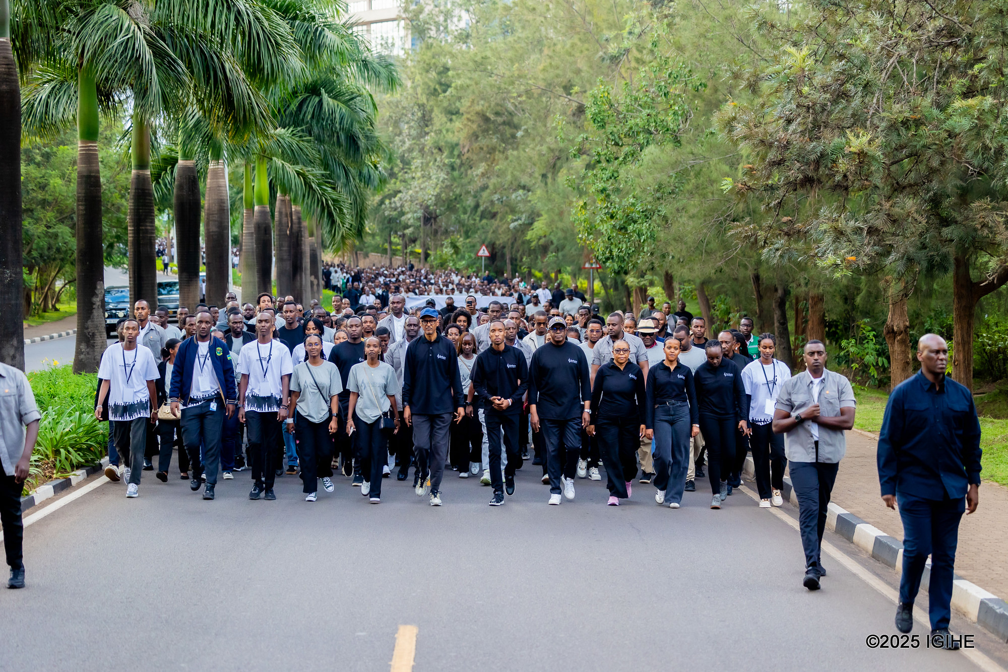 Perezida Kagame yitabiriye Walk to Remember n’Umugoroba wo Kwibuka