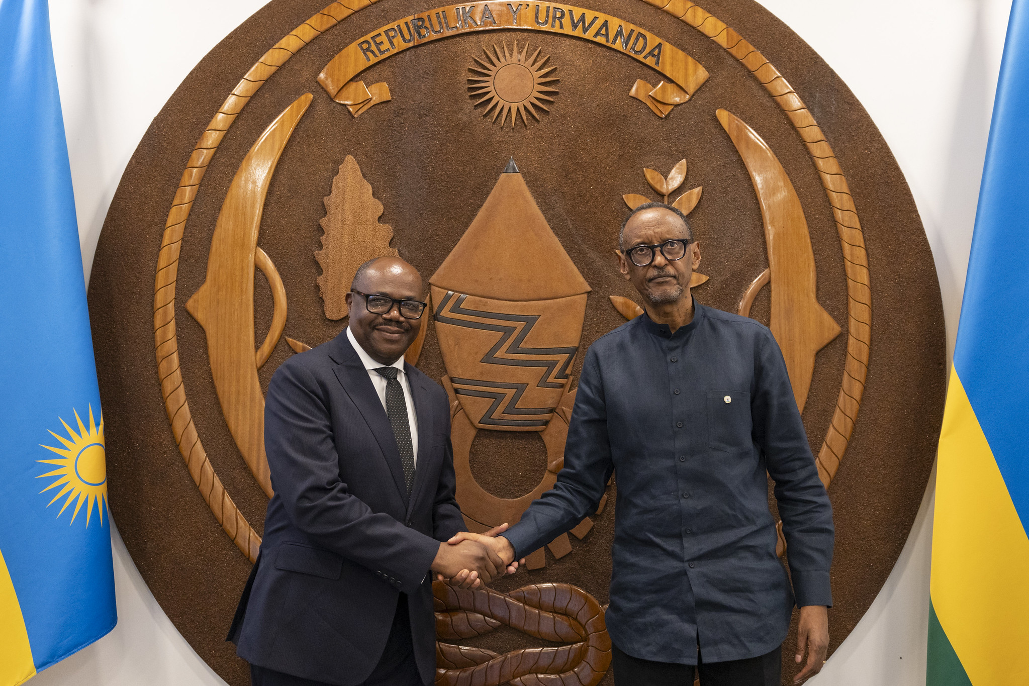 Ku wa 24 Nyakanga, Perezida Kagame yakiriye mu biro bye, Dr. Justin Nsengiyumva nyuma y'igihe gito amuhaye inshingano zo kuba Minisitiri w'Intebe
