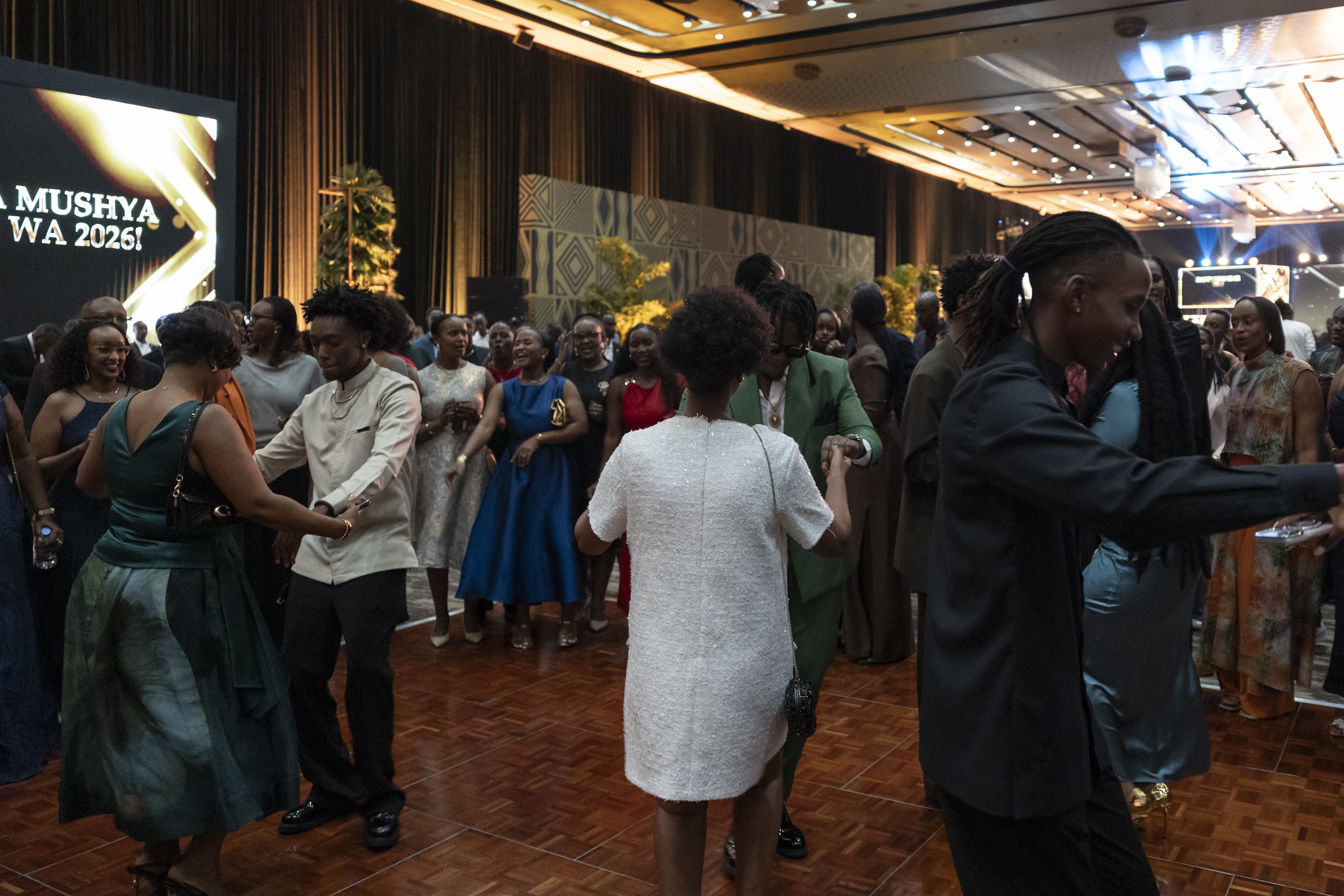 Bruce Melodie, Kivumbi King na Nel Ngabo babyinana n'abari muri ibi birori