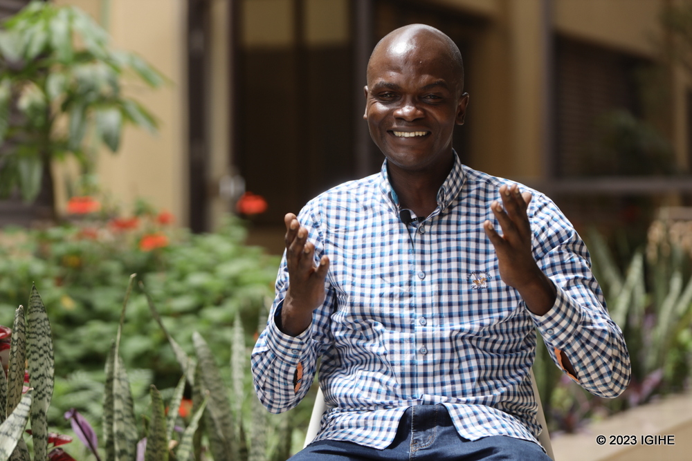 Ndagijimana asobanura ko igitabo cye ari umusaruro w'ubushakashatsi bw'imyaka itatu ku bijyanye n'ubuzima bw'inzovu
