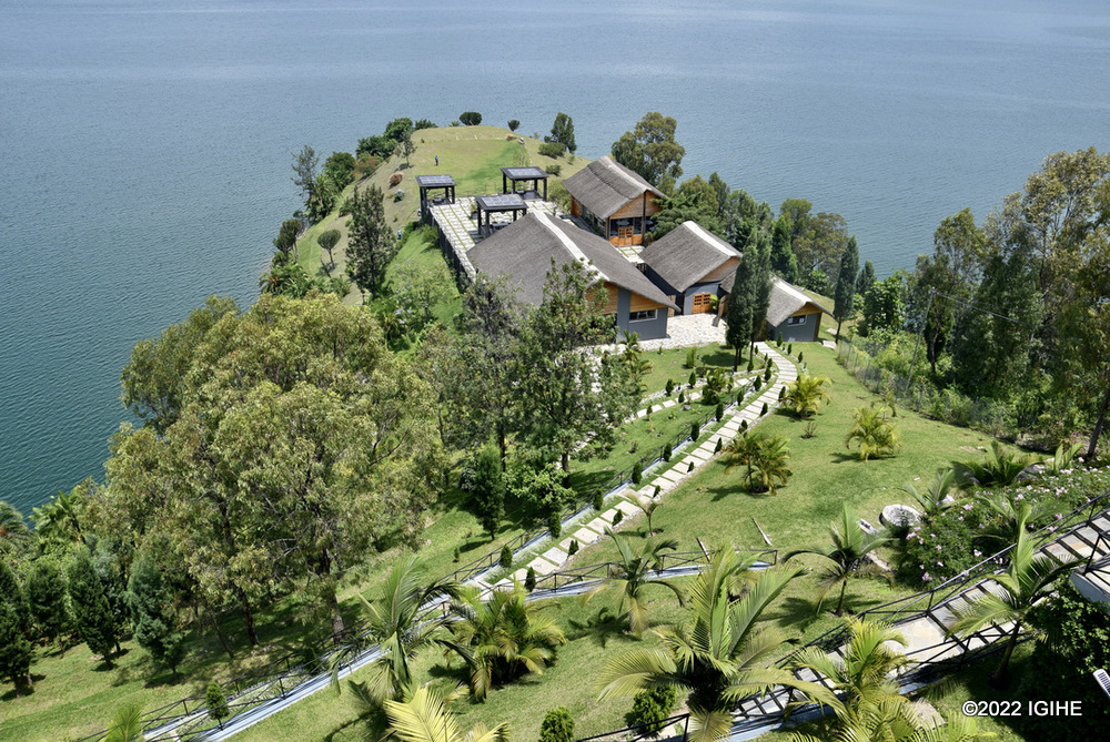 Cleo Lake Kivu Hotel iherereye mu Murenge wa Bwishyura mu Karere ka Karongi