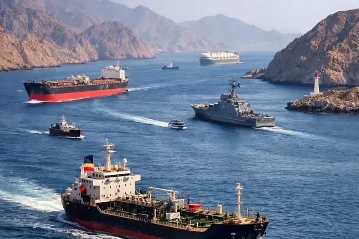 Iran iteganya kujya isoresha ubwato bunyura muri uyu muhora nyuma y'iminsi 60