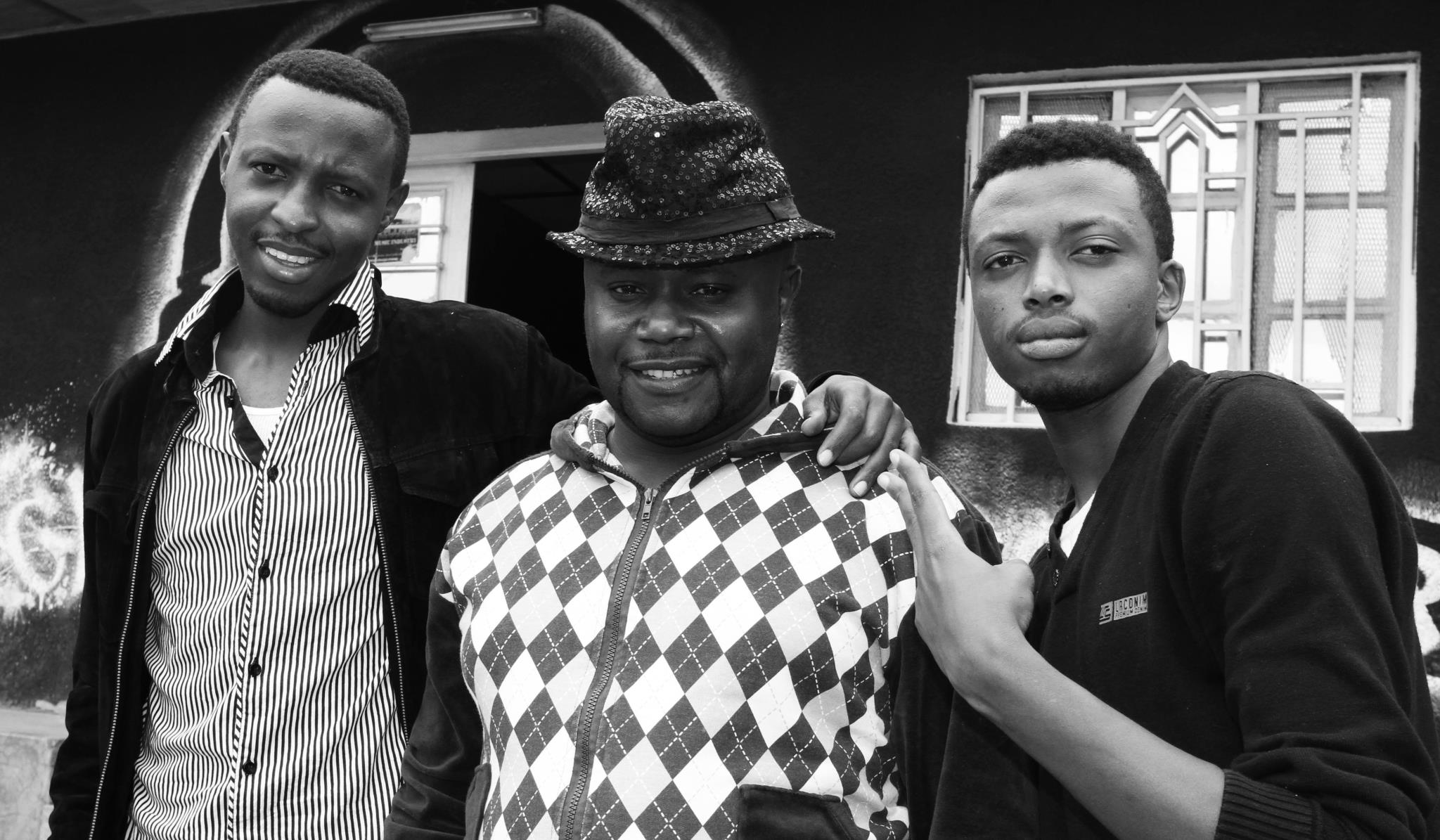 Kamichi ari kumwe na Kidum na Piano ubwo batangiraga gukora indirimbo "Gatima Kanjye"