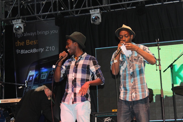 Abasore bagize Comedy Night nabo basusurukije abantu babasetsa