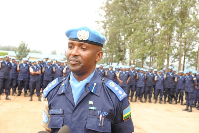 CSP Egide Ruzigamanzi aganira n'abanyamakuru