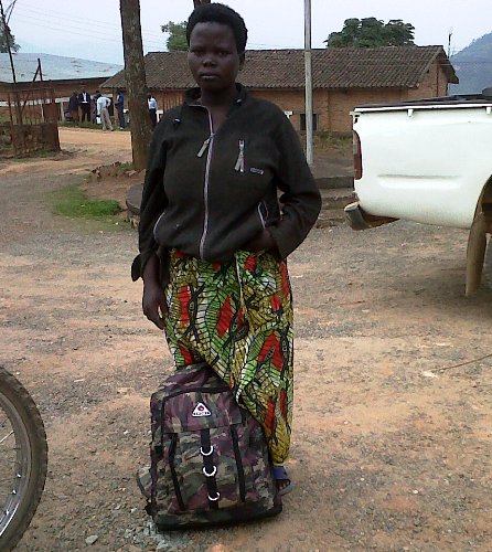 Uwamahoro wabyaye umwana agahita amuta mu musarani
