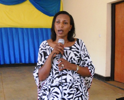 Uwineza Claudine ati: "uyu niwo mwanya wo kwerekana intabwe nyayo y’imiyoborere myiza itugejeje ku iterambere"