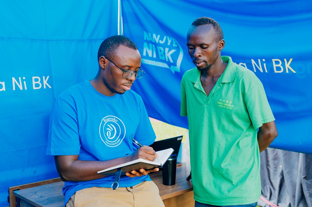 Abagana BK General Insurance basobanurirwa ibyiza byo gukoresha ubwishingizi itanga