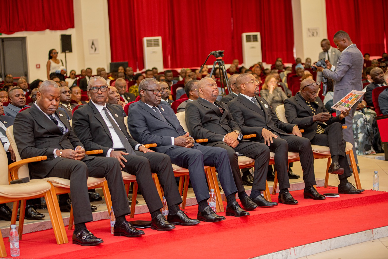 Abahagariye ibihugu byabo n'imiryango mpuzamahanga muri iki gihugu na bo bari bitabiriye uyu muhango