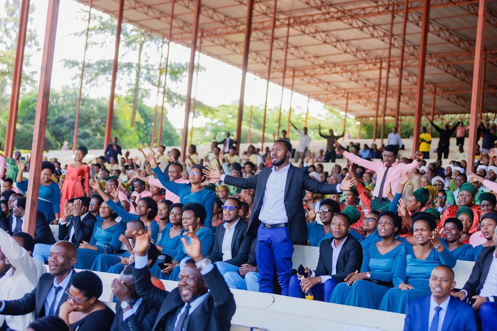 Abakirisitu banyuzwe no kwinjira muri pantecote