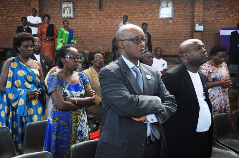 Bamwe mu bakozi muri SORAS bari mu Kiliziya