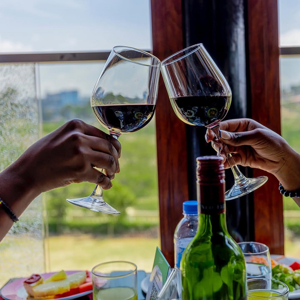 Abakundana bazabona umwanya wo kwishimira urukundo rwabo kuri Century Park Hotel