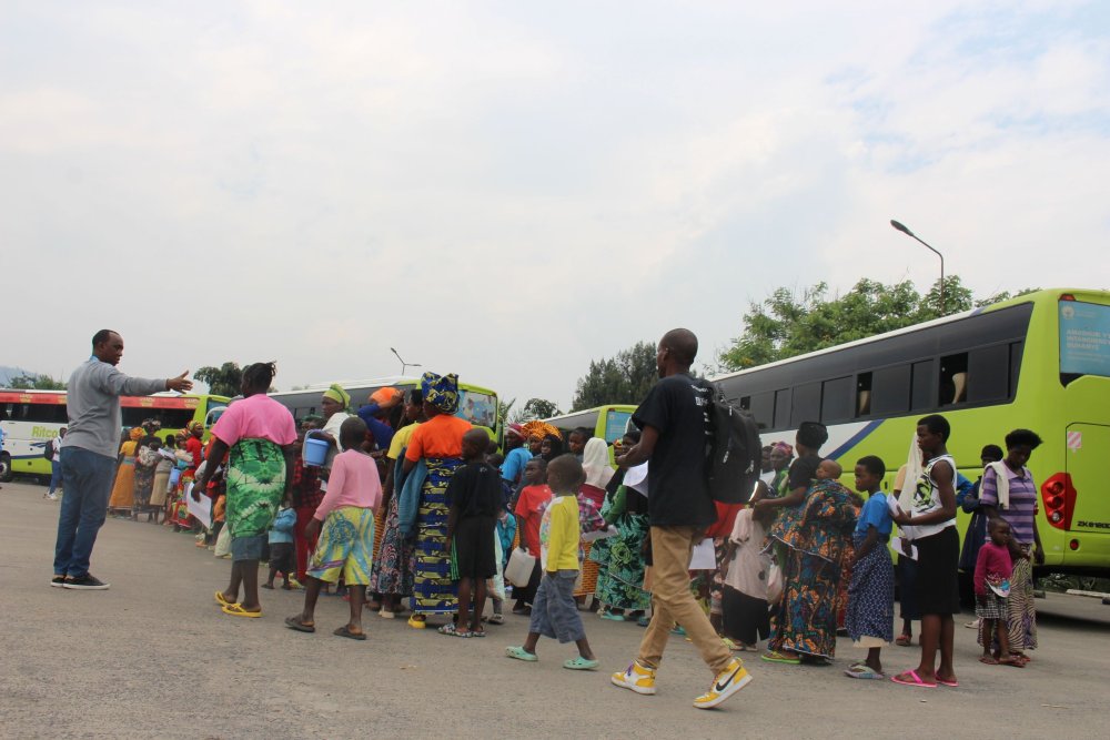 Abanyarwanda benshi bari baragizwe imbohe na FDLR, batashye mu Rwanda