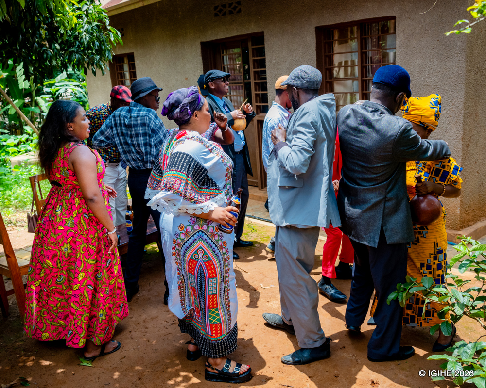 Abapansiyone bateganya gutegura ibitaramo mpuzamahanga bibahuza n'abafana babo
