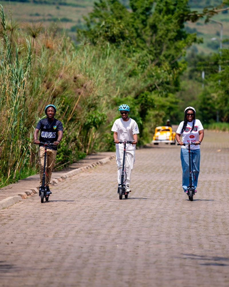 Abasura iyi pariki bashobora kugenda kuri scouters bakizihirwa