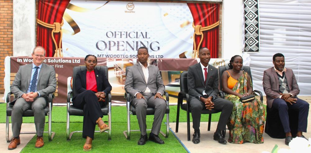Abayobozi mu nzego zitandukanye bagaragaje ko uru ruganda ruzafasha mu iterambere ry'akarere