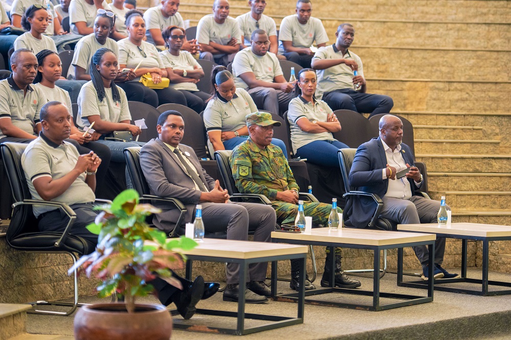 Abayobozi batandukanye bitabiriye uyu muhango