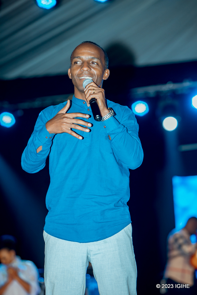 Alex Dusabe yatunguranye muri iki gitaramo